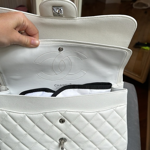 White real lamb leather bag not authentic has some light grey stains see picture - Picture 5 of 6